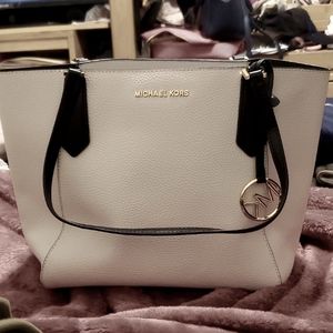 Michael kors white tote pebbled leather
